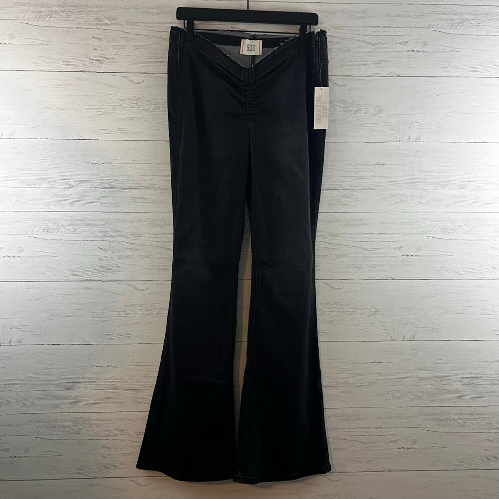 BDG NWT Black Scrunch Front Flare Jeans Size 31